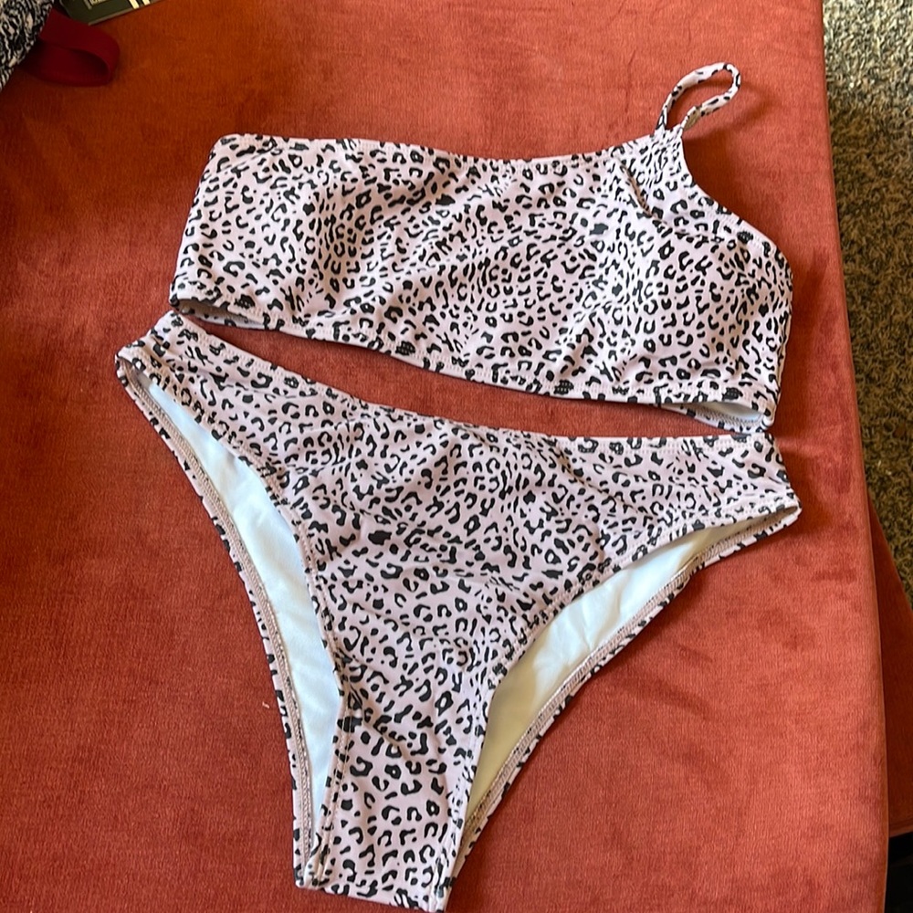 Size Medium Bikini Set